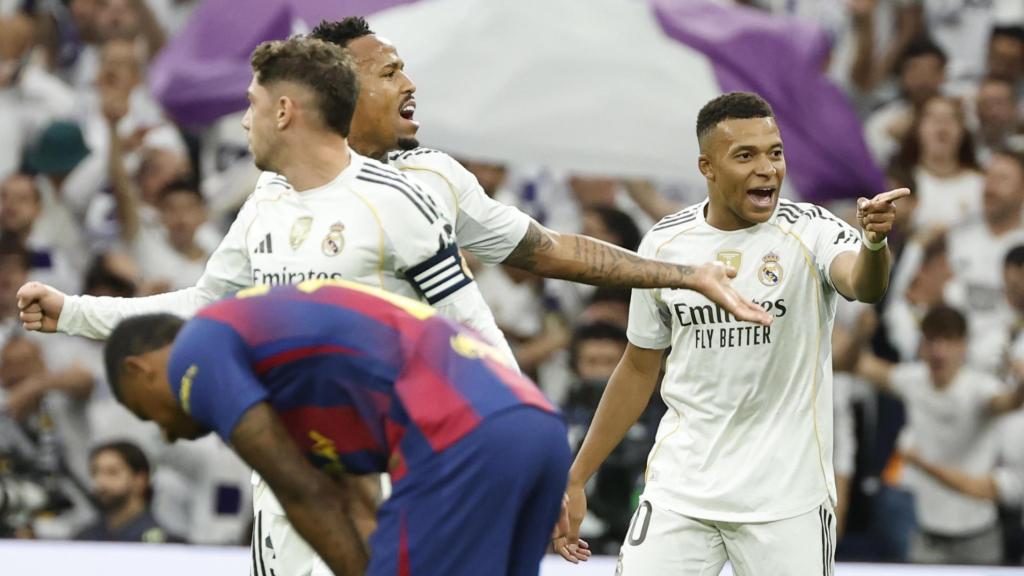 Kylian Mbappé celebra un gol del Real Madrid en el clásico contra el Barça