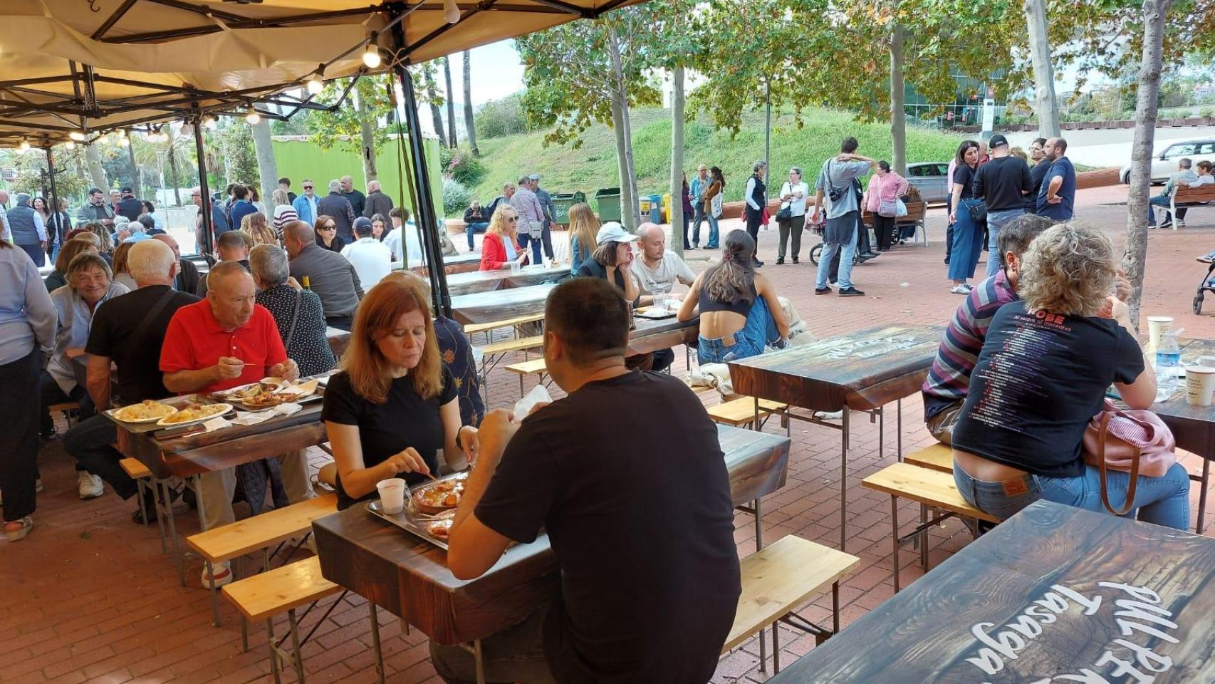 Galicia late en Santa Coloma: la 'Festa do Pulpo e Marisco' reúne a cientos de personas