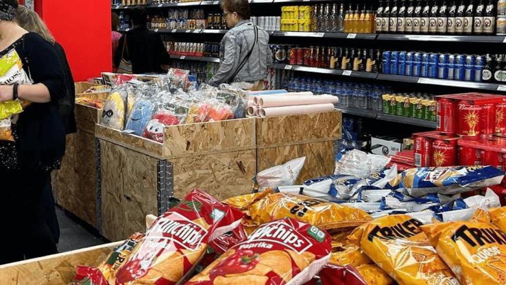 Interior de 'Sqrups', el supermercat més econòmic de Barcelona