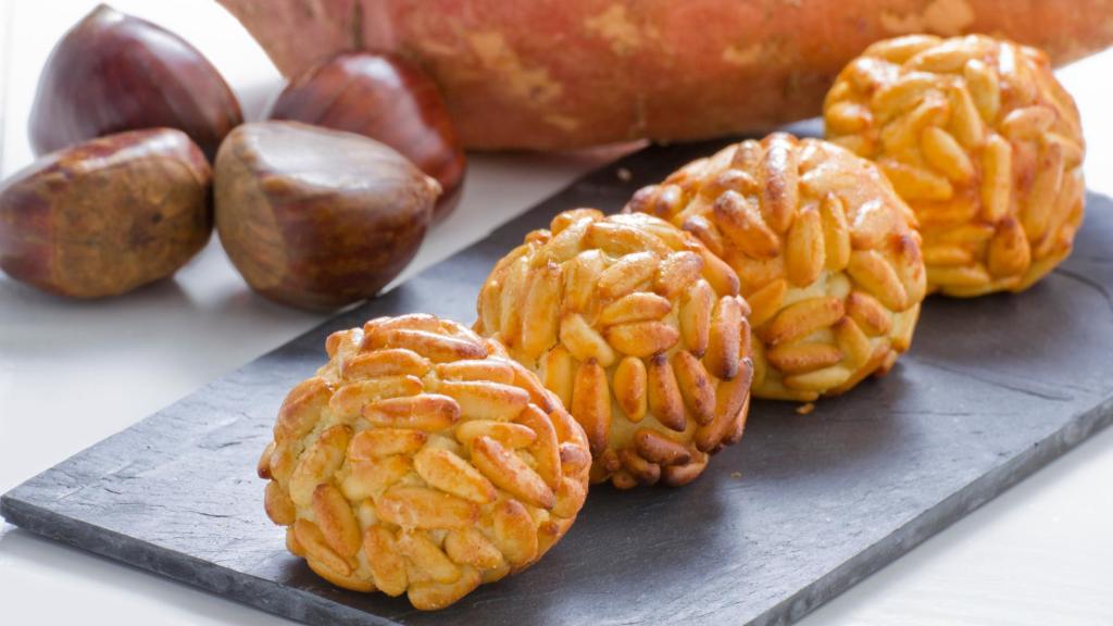 Panellets de piñones