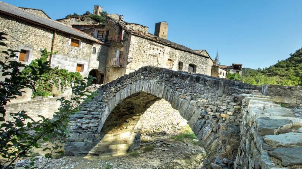 El diminuto pueblo del Pirineo que desafía las fronteras, Puente de Montañana