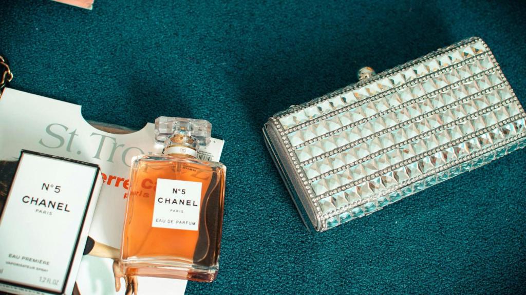 Perfume y bolso