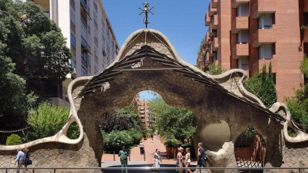 Porta Finca Miralles de Gaudí en Barcelona