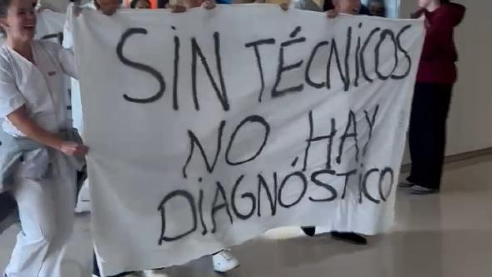 Manifestación de los técnicos santiarios en La Vall d'Hebron