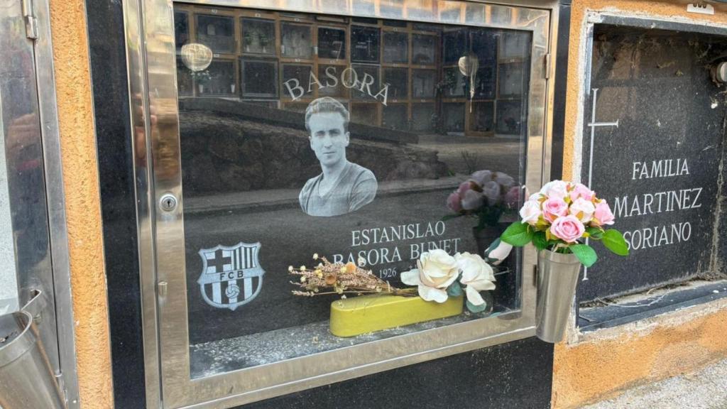 La lápida de Basora, con una falta de ortografía