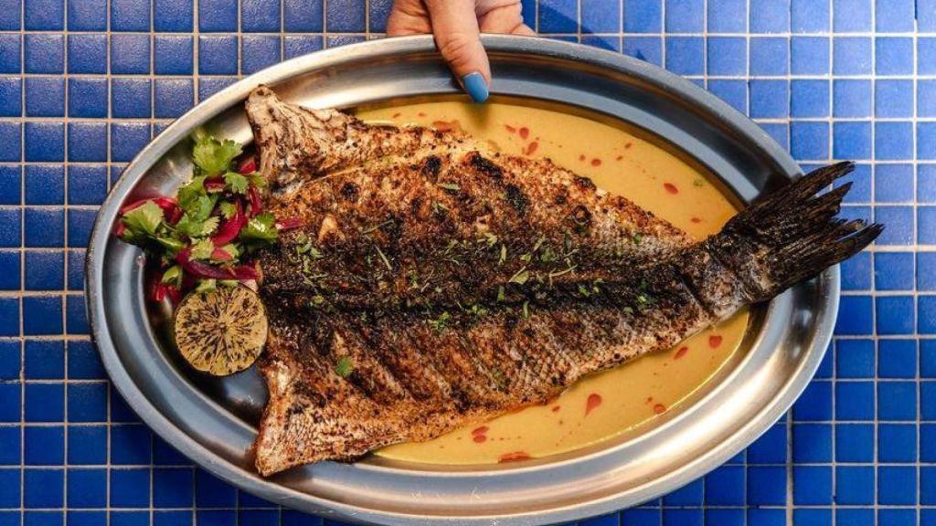 La lubina cocinada al carbón de SíSí