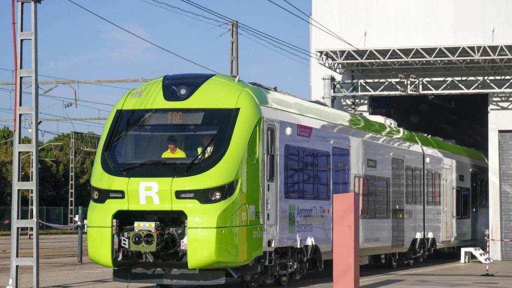 Tren de FGC que conectará con el aeropuerto