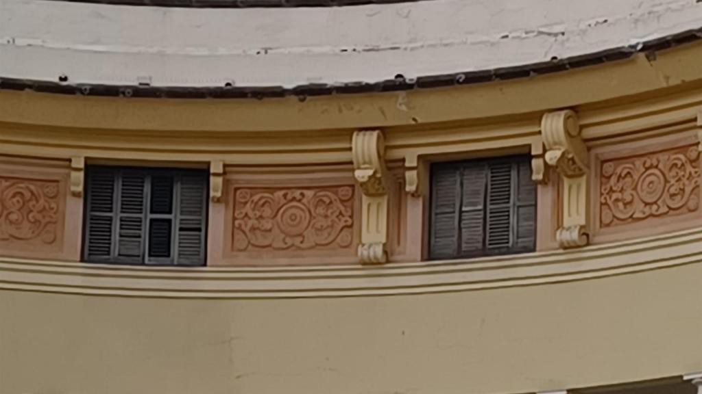 Imagen de algunos desperfectos en el Palau de Pedralbes