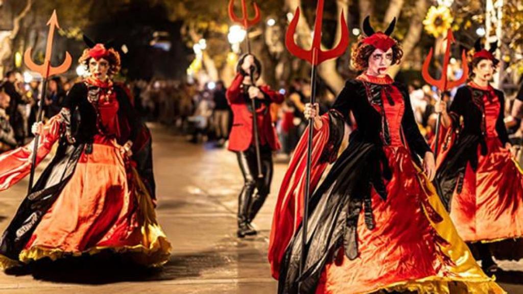 Desfile conmemorativo del 30º aniversario de PortAventura