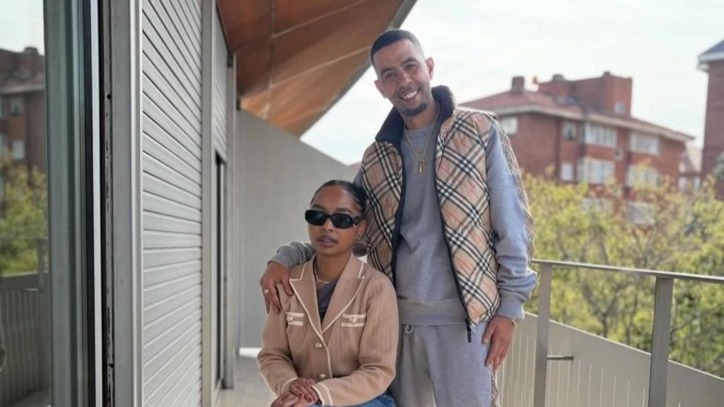 Mounir Nasraoui, padre de Lamine Yamal, con su pareja