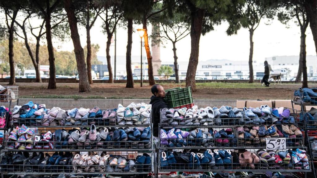 Una parada del mercadillo de Sant Adrià
