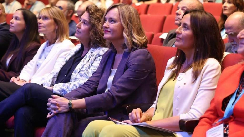 La ministra Pilar Alegría durant la 17a Trobada de la RECE a Viladecans