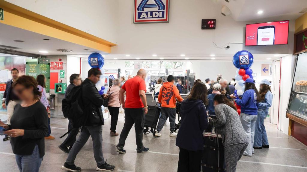 Interior del nuevo supermercado Aldi en el Mercat Fort Pienc