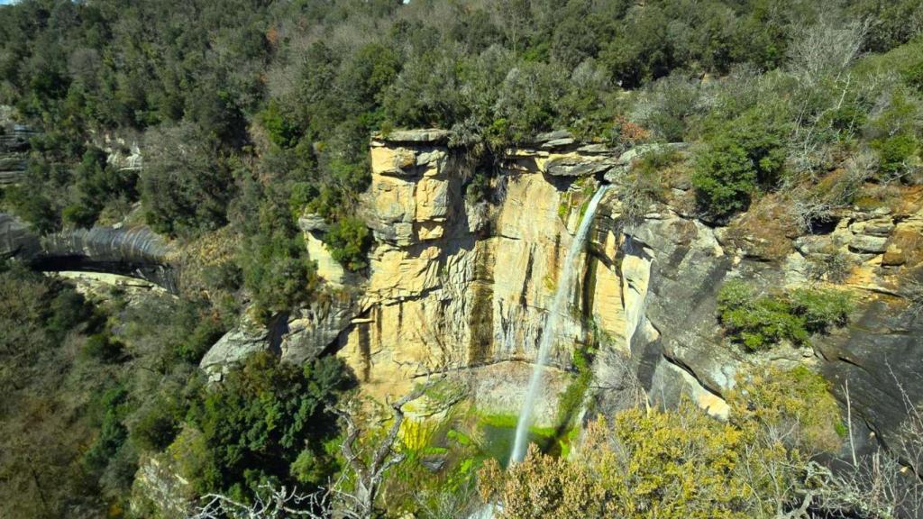 Las piscinas naturales más espectaculares para descubrir en otoño, Salt de la Barra de Ferro