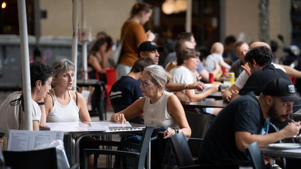 Terraza en una plaza de Gràcia de Barcelona