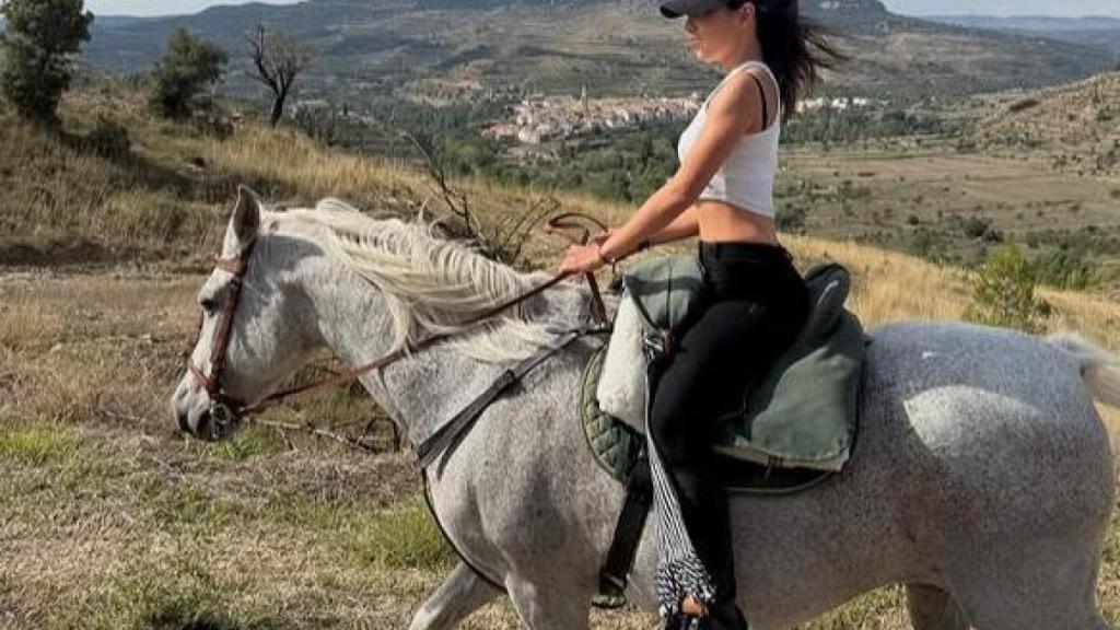 Andy junto a un caballo en una de sus imágenes de redes sociales