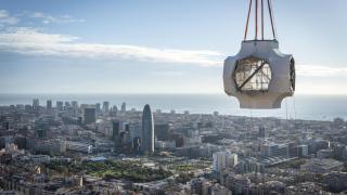 La cruz que corona la Sagrada Familia