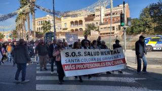 Vecinos de Santa Coloma en la manifestación