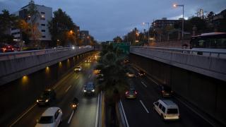 Varios vehículos circulan en la Ronda de Dalt