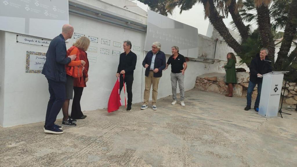 Jon Andoni Goikoetxea descobreix la seva placa a l’Avinguda de les Estrelles durant el II Memorial Johan Cruyff a Sitges