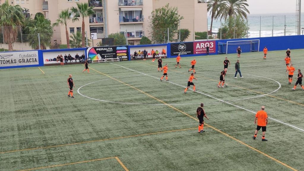El Team 14 i el Dream Team s’enfronten en un amistós durant el II Memorial Johan Cruyff a Sitges