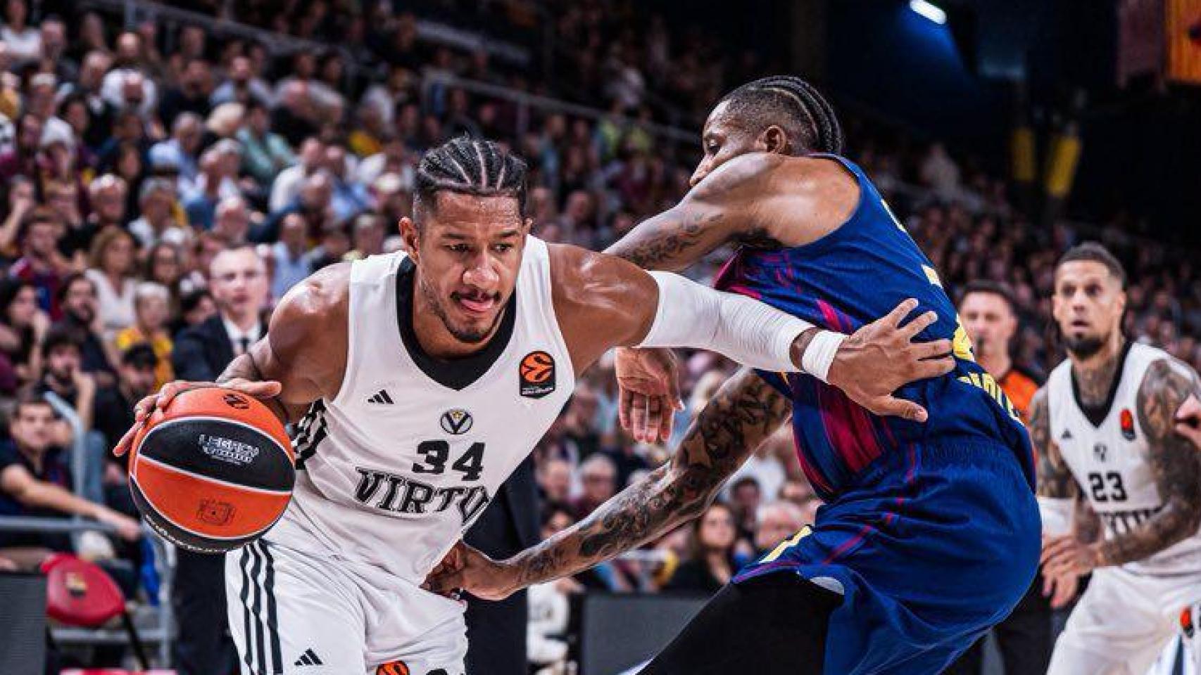Will Clyburn en una acción defensiva del Barça de basket-Virtus Bolonia