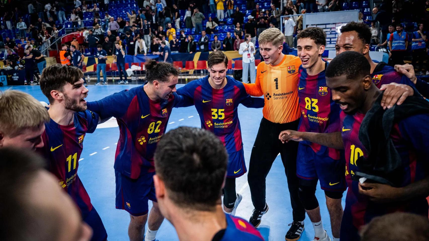 El Barça de balonmano celebra la victoria ante el Wisla Plock