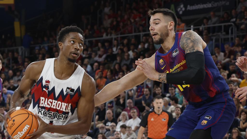 Willy Hernangómez, en acción durante el Barça de basket-Baskonia