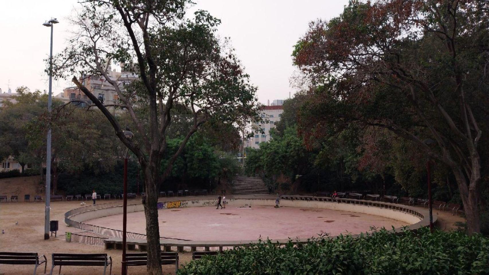 Pista de patinaje en la plaza de Pablo Neruda