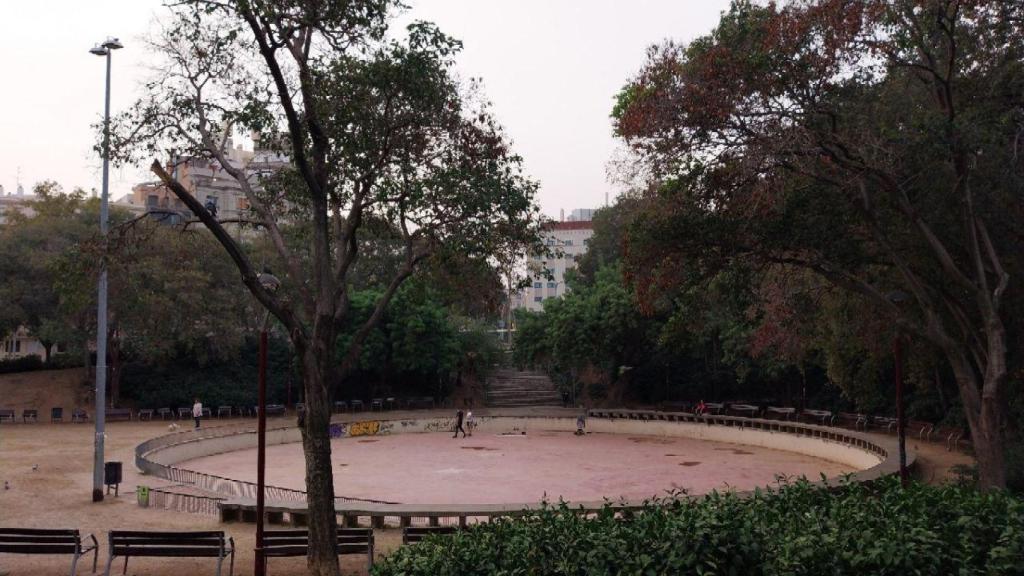 Pista de patinaje en la plaza de Pablo Neruda
