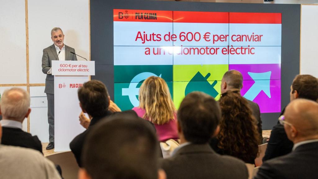 Jaume Collboni presenta el programa de ayudas de 600 para desguazar ciclomotores de combustión