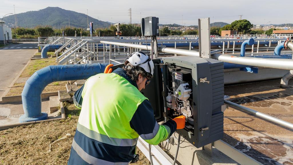 El projecte RESSONA, finançat pel programa PERTE de digitalització del cicle urbà de l'aigua, duu a terme una iniciativa per a la sensorització dels sistemes de sanejament