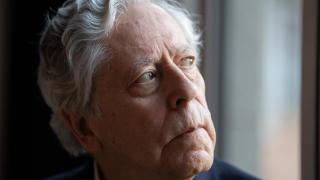 Retratos de Miguel Ángel Aguilar en la sede de Crónica Global