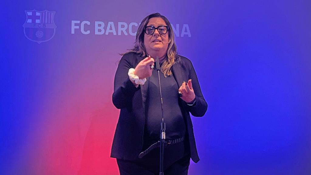 Elena Fort atiende a los medios de comunicación tras la reunión de la Junta Directiva en el Monasterio de Sant Cugat del Vallès