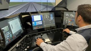 Un maquinista del AVE - RENFE