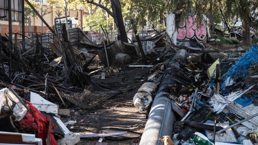 Zonas incendiadas del asentamiento de chabolas en La Sagrera