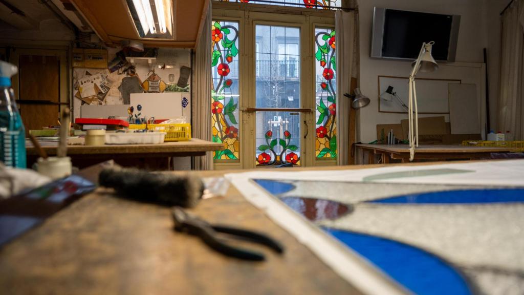 Interior del taller L'Art del Vitrall de Sabadell