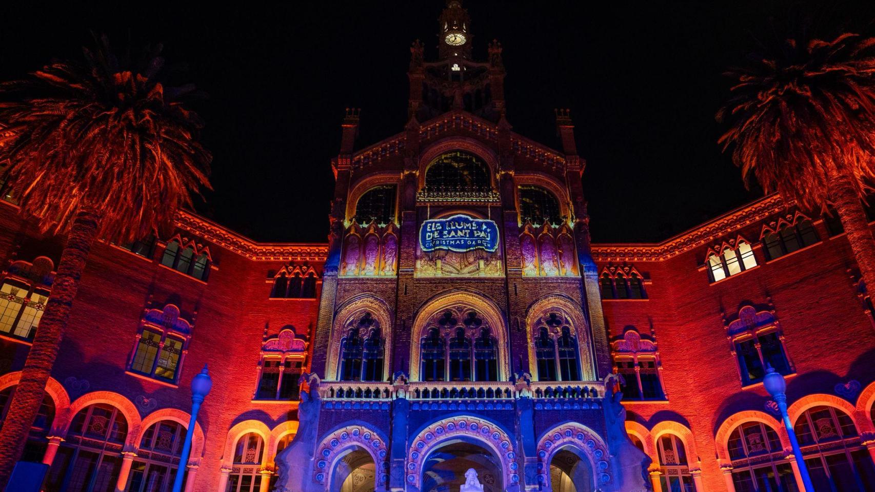 El 'mapping' del Hospital de Sant Pau por el evento de 'Els Llums de Sant Pau' 2025