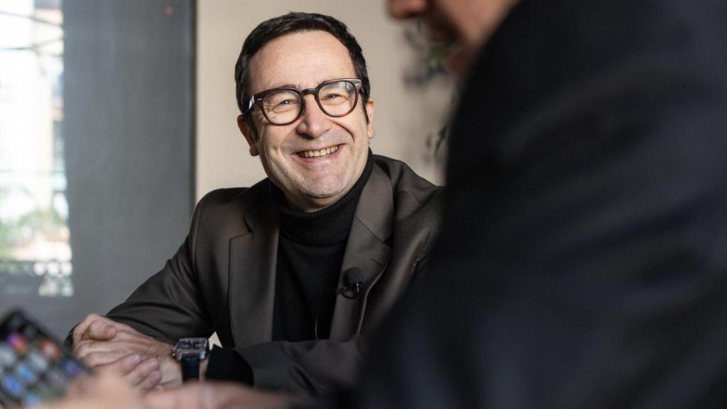 El escritor y periodista Daniel Vázquez Sallés, en la entrevista con 'Metrópoli'