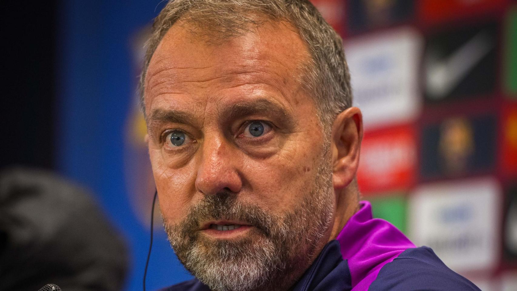 Hansi Flick atiende a los medios en rueda de prensa