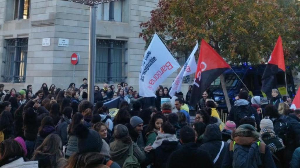 Concentración de las trabajadoras de guardería