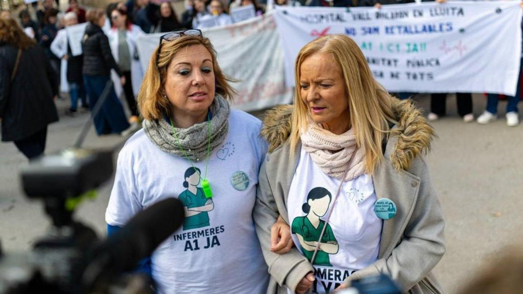 La portavoz Inés Montoyo (izquierda) durante la movilización ante el ICS