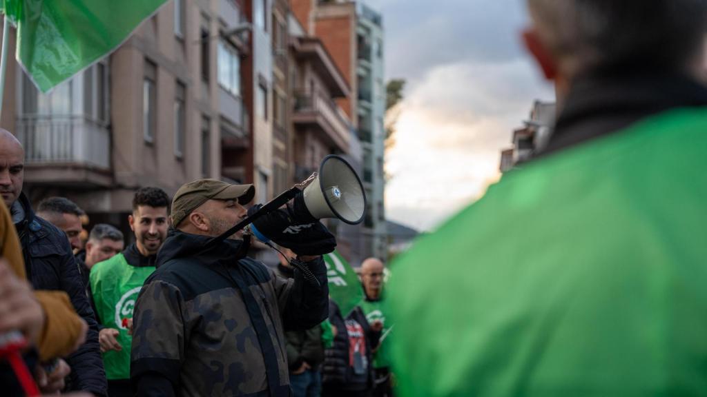 La plantilla de la Policía Local de Sant Adrià se manifiesta este lunes