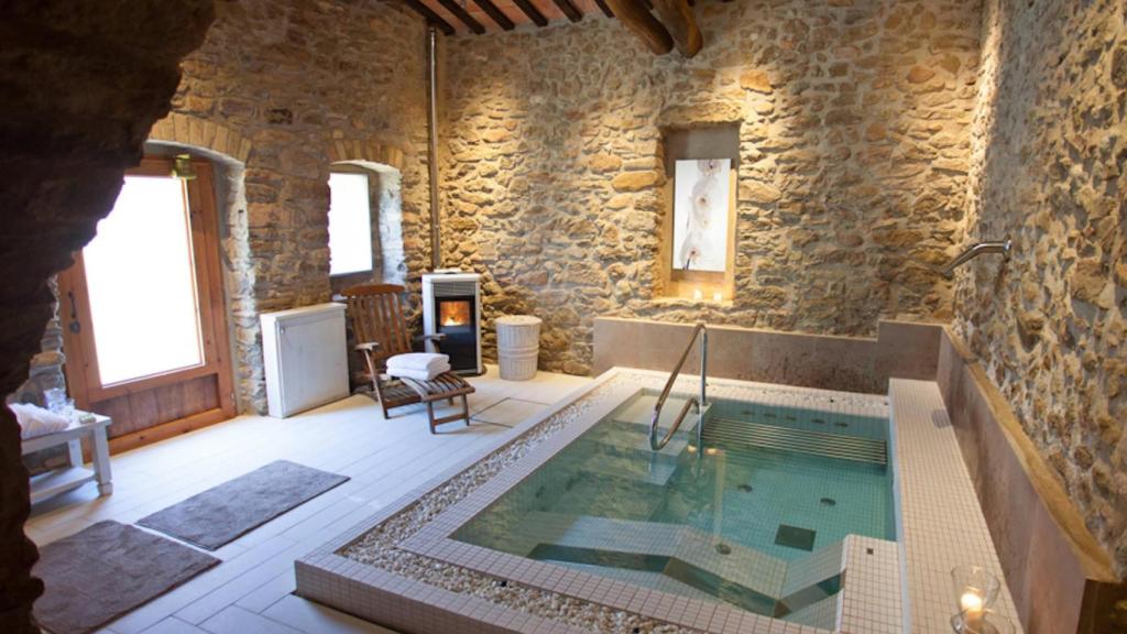 Zona de spa de una masía catalana