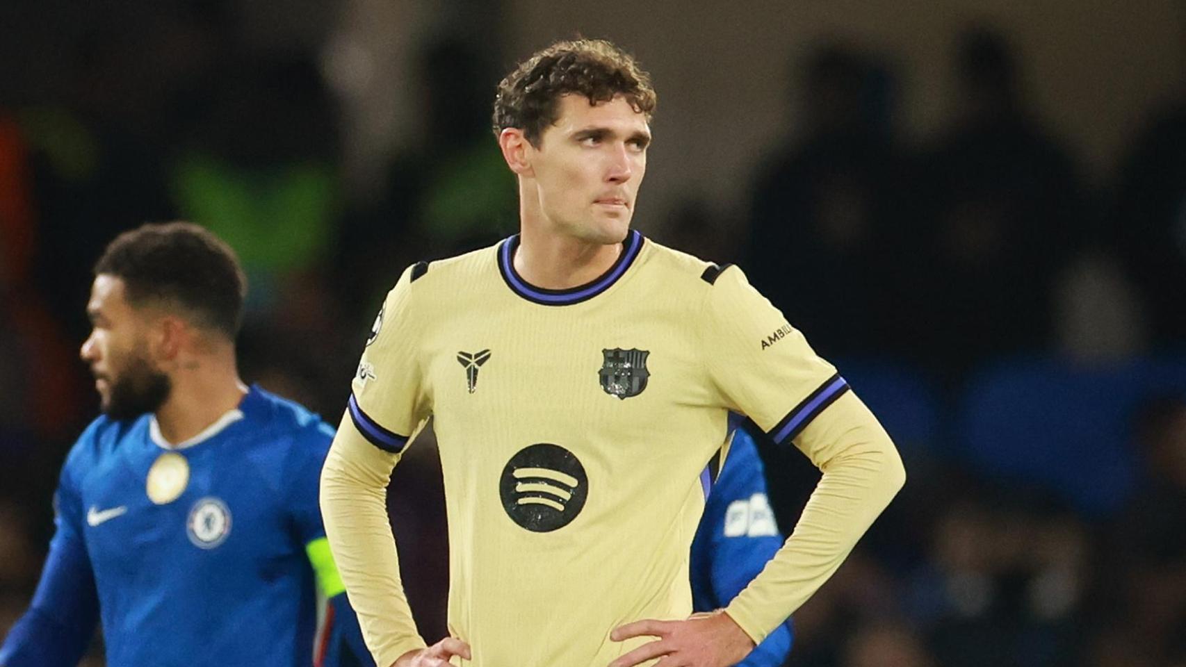 Andreas Christensen y Frenkie de Jong se lamentan por un gol encajado del Barça contra el Chelsea