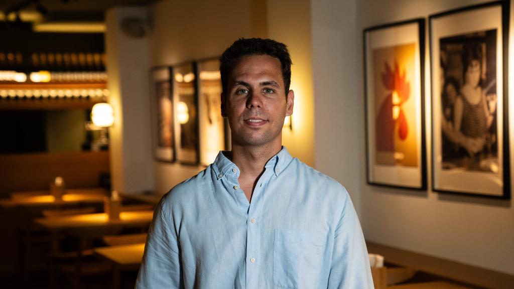 Marc Martínez, tercera generació de restauradors i propietari de Rooster & Bubbles