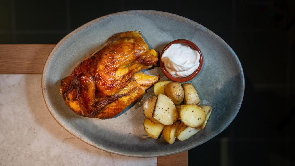 Pollastre a l’ast de Rooster & Bubbles