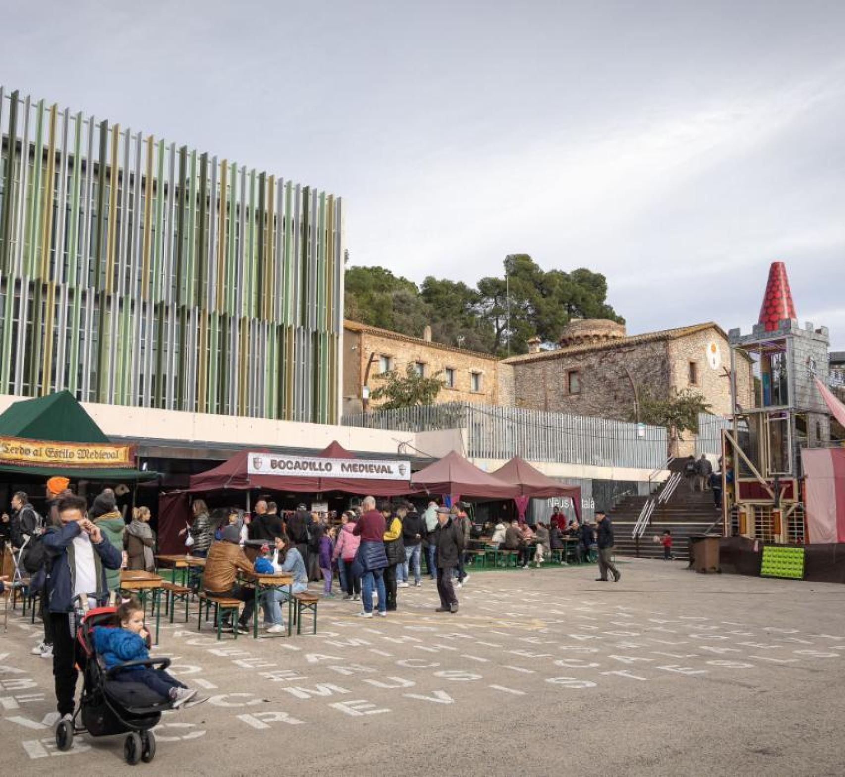 La feria Medieval en las calles de Castelldefels en una edición anterior