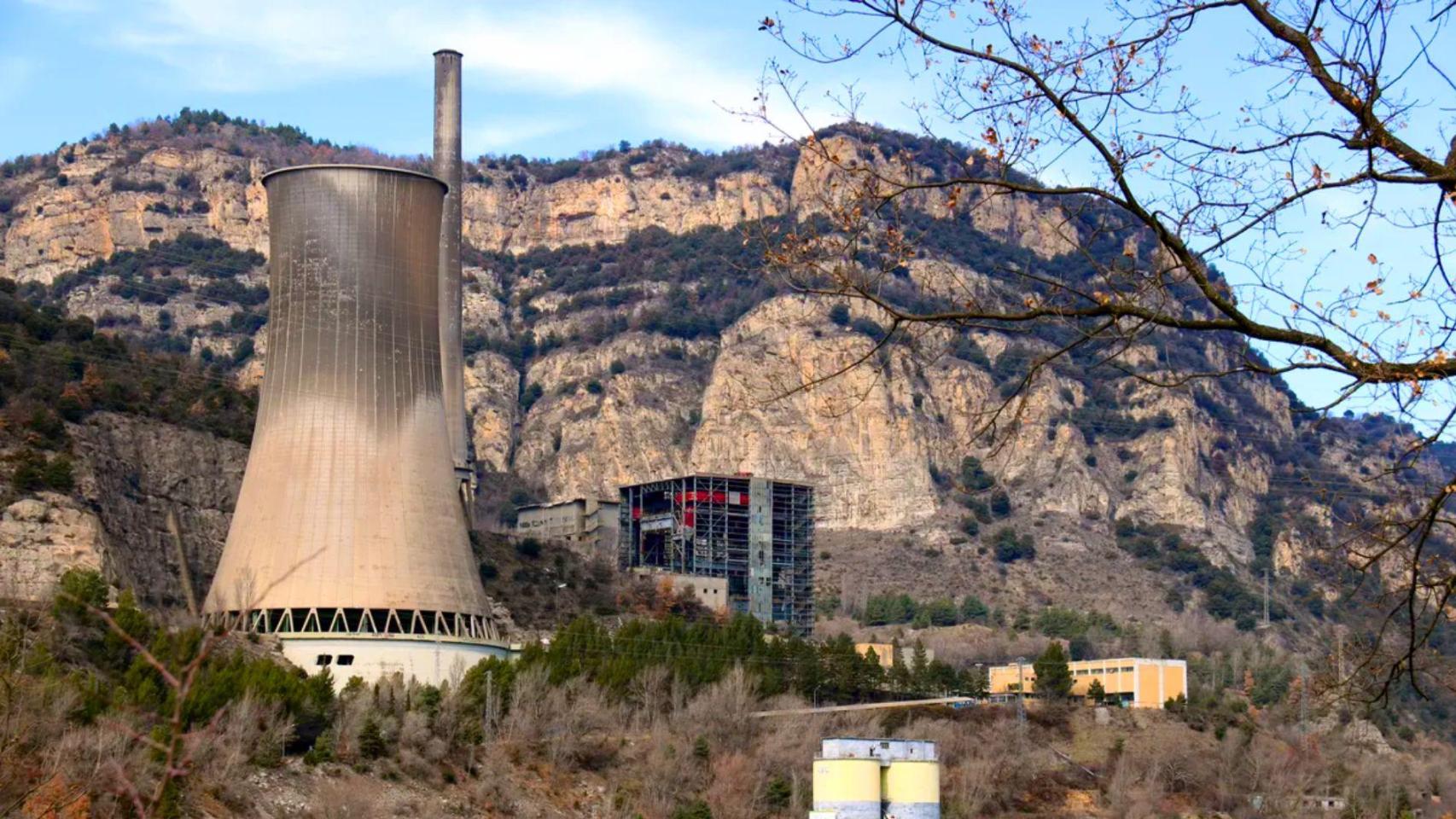 La central térmica abandonada de los Pirineos