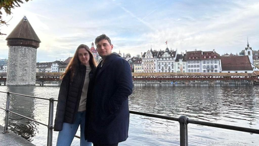 Svetlana y Miquel, dos jóvenes de Barcelona viviendo en Suiza